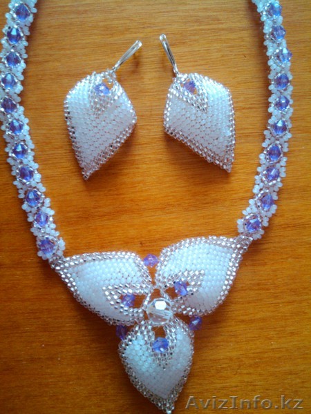 Продам комплект из бисера колье и сережки - Изображение #1, Объявление #892523