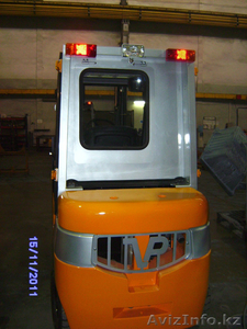 Газ-бензиновый погрузчик VP модели G25.30.2 с кабиной